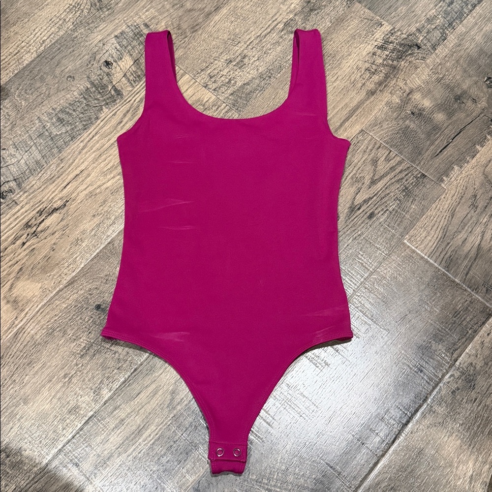 Express Body Contour Scoop Neck Bodysuit in Dark Pink Purple